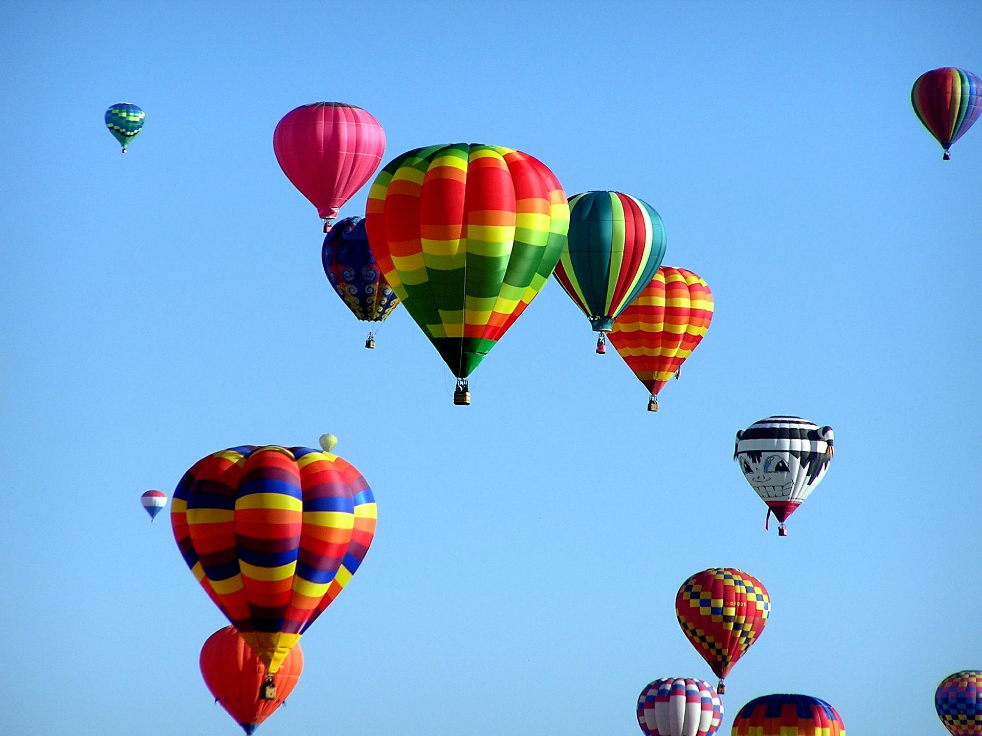 hot-air-balloons-439331_1920